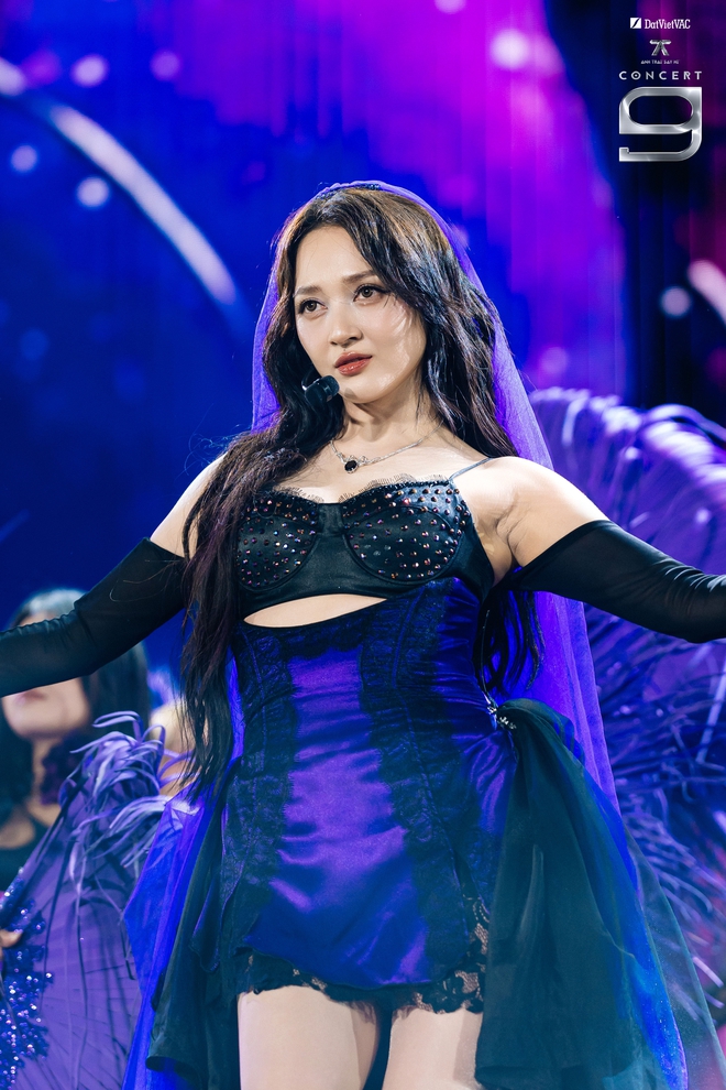 HIEUTHUHAI, Quang H&ugrave;ng MasterD c&ugrave;ng d&agrave;n anh trai 'đốt ch&aacute;y' s&acirc;n khấu- Ảnh 7.