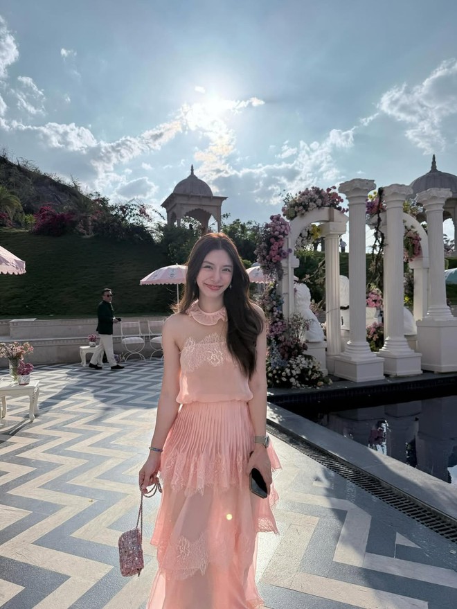 Muốn tôn dáng và nổi bật hơn nàng đừng bỏ qua chân váy xếp tầng  - Ảnh 8.