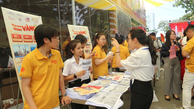 Muốn săn tour gi&aacute; tốt giữa m&ugrave;a gi&aacute; leo thang, người trẻ t&igrave;m đến địa điểm n&agrave;y- Ảnh 2.