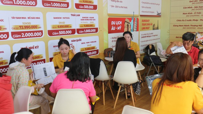 Muốn săn tour gi&aacute; tốt giữa m&ugrave;a gi&aacute; leo thang, người trẻ t&igrave;m đến địa điểm n&agrave;y- Ảnh 5.