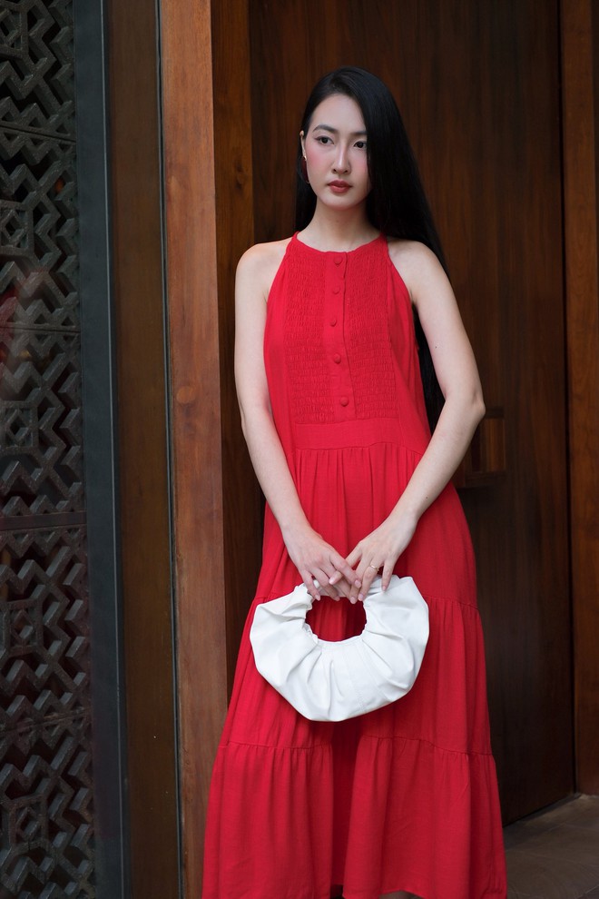 Đón nắng gió mùa hè cùng váy hai dây, đầm maxi cổ yếm thướt tha- Ảnh 7.