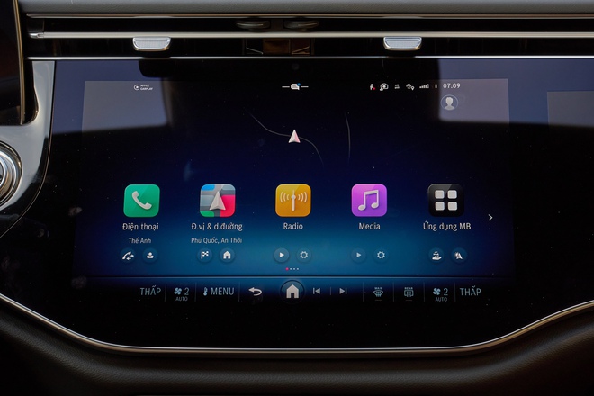 '&Ocirc;m' v&ocirc;-lăng Mercedes E300 AMG v&ograve;ng quay đảo Ngọc: C&ograve;n điều g&igrave; gi&aacute; trị hơn chất sang? - Ảnh 5.