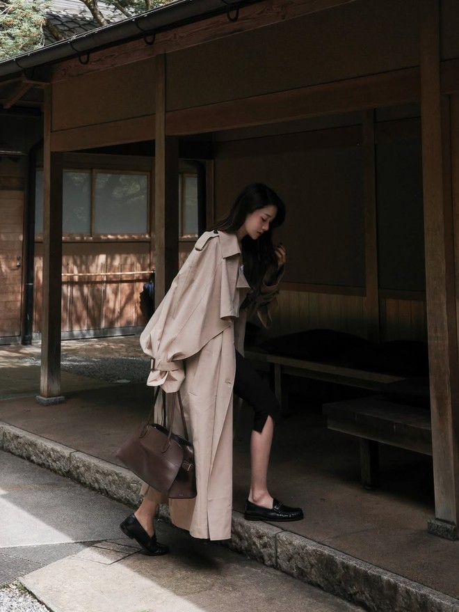 Diện giày loafer đi học, đi làm hay dạo phố đều chuẩn phong cách - Ảnh 1.