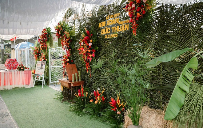 Cô dâu cùng gia đình tự trang trí đám cưới và thành quả gây bất ngờ - Ảnh 4.