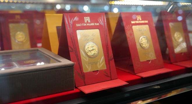 Giá vàng, giá bạc 'lao dốc' - Ảnh 1.