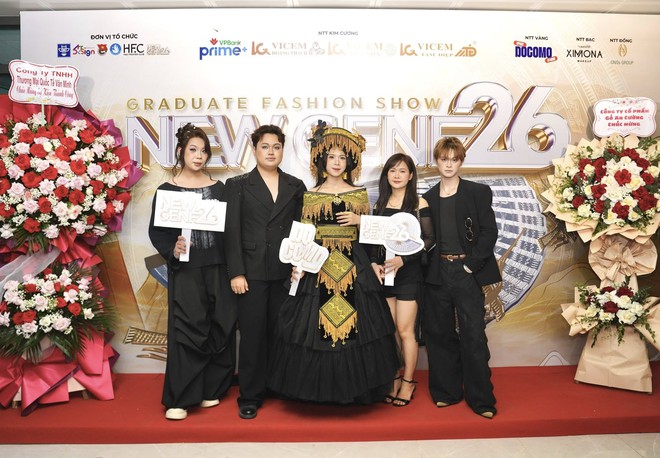 NTK Hà Duy, Vũ Việt Hà hội ngộ tại show diễn Trường đại học Kiến trúc- Ảnh 13.