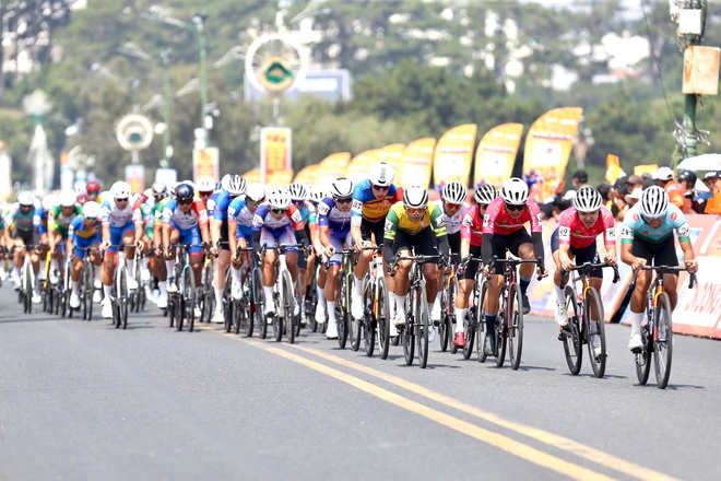 Tay đua Thanh H&oacute;a lần thứ 2 gi&agrave;nh chiến thắng chặng tại C&uacute;p xe đạp truyền h&igrave;nh- Ảnh 4.