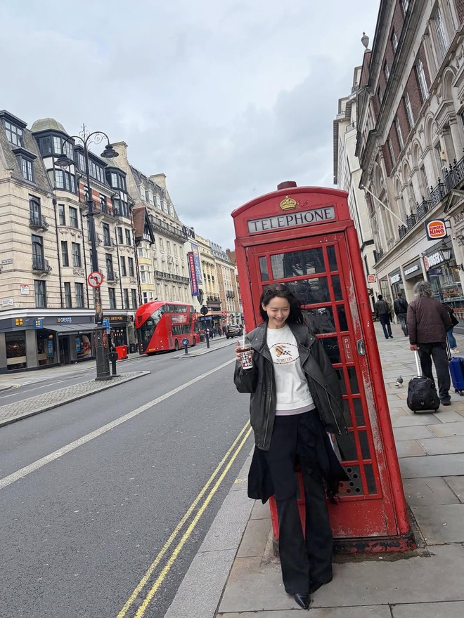 Diện quần ống loe theo cách riêng, càng mặc càng 'chất'- Ảnh 5.