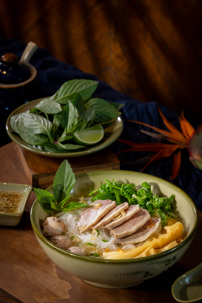 Hành trình hè trọn vẹn từ Huế trầm mặc đến Phú Quốc, TP.HCM sôi động- Ảnh 14.