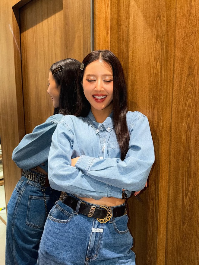 Denim on denim - công thức phối đồ 'cứ mặc là đẹp'- Ảnh 4.