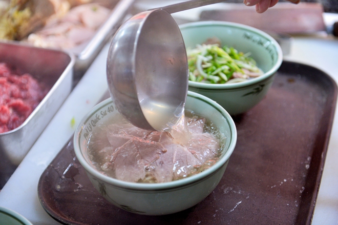 Chủ qu&aacute;n phở H&agrave; Nội kể 25 ph&uacute;t đ&oacute;n Tổng thống H&agrave;n Quốc v&agrave; phu nh&acirc;n- Ảnh 8.