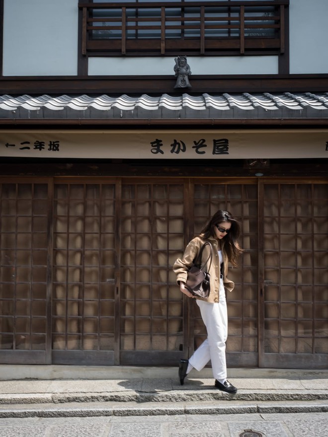 Quần ống suông cho nàng nhỏ nhắn: Bí quyết mặc đẹp không lo 'dìm dáng'- Ảnh 5.