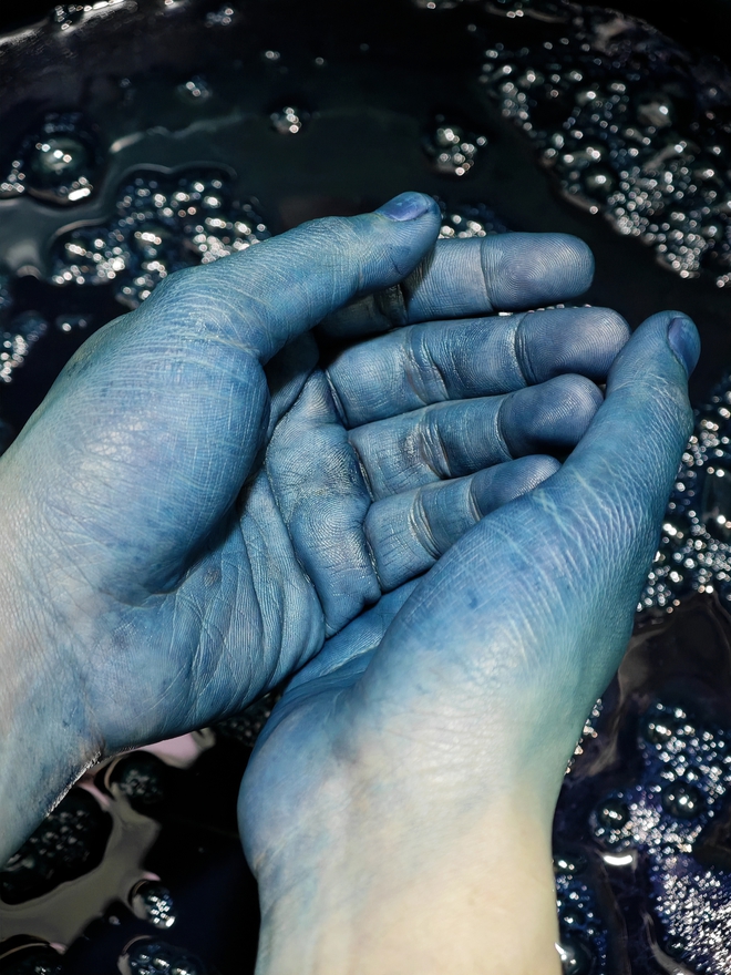 Rời văn ph&ograve;ng, 2 bạn trẻ chọn c&ocirc;ng việc m&agrave; mỗi ng&agrave;y đều lấm lem - Ảnh 4.