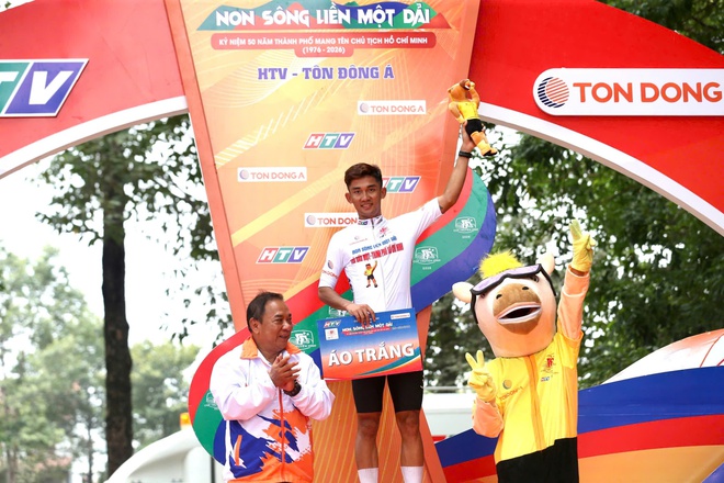 Tay đua Thụy Sĩ solo ấn tượng, gi&agrave;nh chiến thắng chặng C&uacute;p xe đạp truyền h&igrave;nh- Ảnh 5.