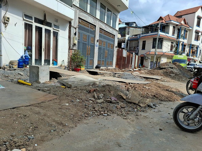 C&ocirc;ng tr&igrave;nh ngổn ngang l&agrave;m khổ người d&acirc;n- Ảnh 2.