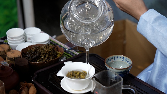 Kh&aacute;m ph&aacute; phố đ&ecirc;m Chợ Lớn: Người trẻ đổ x&ocirc; trải nghiệm - Ảnh 3.