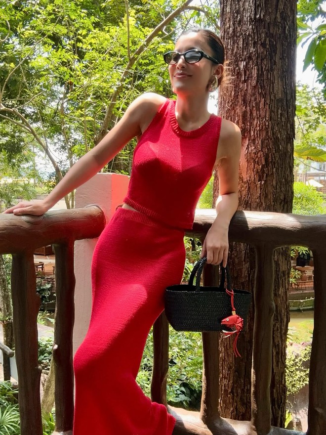 Diện váy maxi sao cho không ‘nuốt dáng’ mà vẫn tôn chiều cao - Ảnh 8.