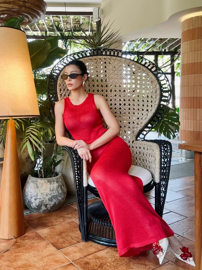 Diện váy maxi sao cho không ‘nuốt dáng’ mà vẫn tôn chiều cao - Ảnh 7.