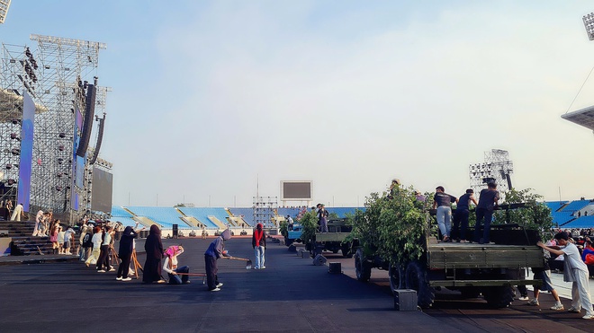 '&Acirc;m vang Tổ quốc': Mỹ Đ&igrave;nh đ&ocirc;ng kh&aacute;n giả từ sớm, nhiều người săn v&eacute; th&agrave;nh c&ocirc;ng- Ảnh 13.