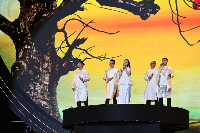 40.000 kh&aacute;n giả h&ograve;a nhịp y&ecirc;u nước c&ugrave;ng &lsquo;&Acirc;m vang Tổ quốc&rsquo;- Ảnh 8.