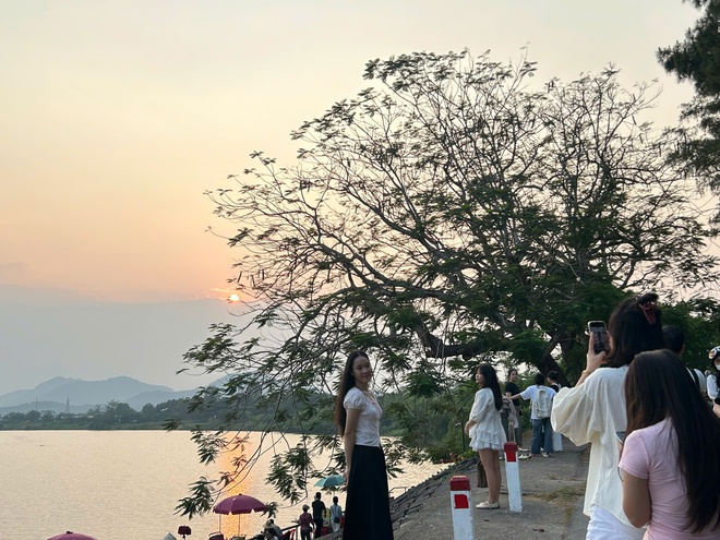 Đến Huế, lên chùa Thiên Mụ, ăn…đậu hũ - Ảnh 8.