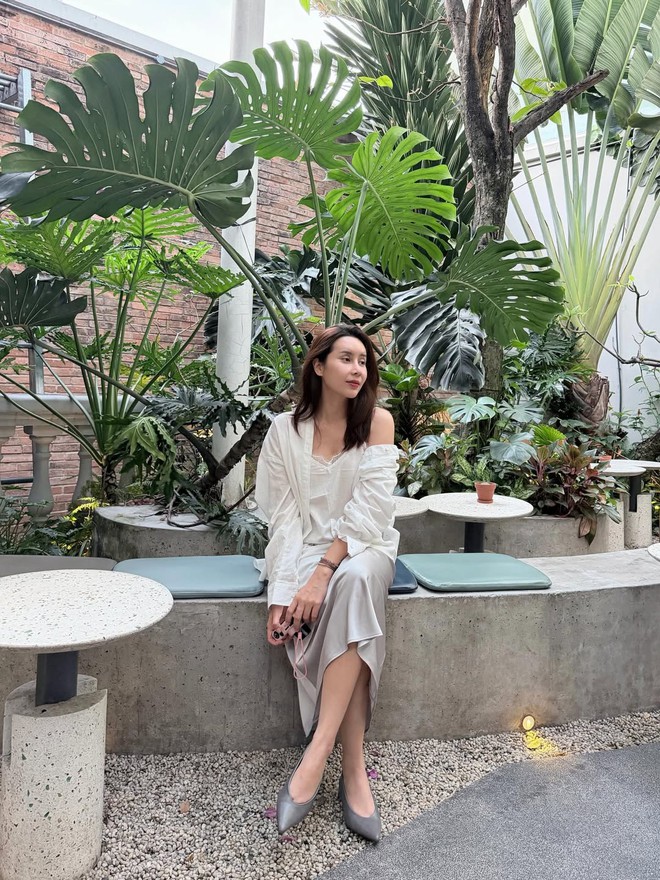 Diện chân váy midi, nàng tự tin theo đuổi phong cách thanh lịch- Ảnh 5.