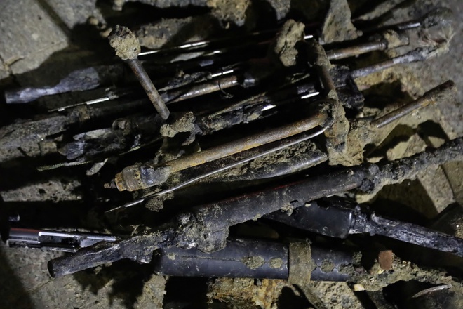 Phát hiện nhiều mẩu xương khi trục vớt xác xe tăng tại bãi biển Quy Nhơn- Ảnh 4.