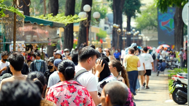 TP.HCM rực rỡ cờ đỏ sao v&agrave;ng ng&agrave;y 30.4: Niềm tự h&agrave;o ngập tr&agrave;n - Ảnh 19.