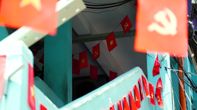 TP.HCM rực rỡ cờ đỏ sao v&agrave;ng ng&agrave;y 30.4: Niềm tự h&agrave;o ngập tr&agrave;n - Ảnh 18.