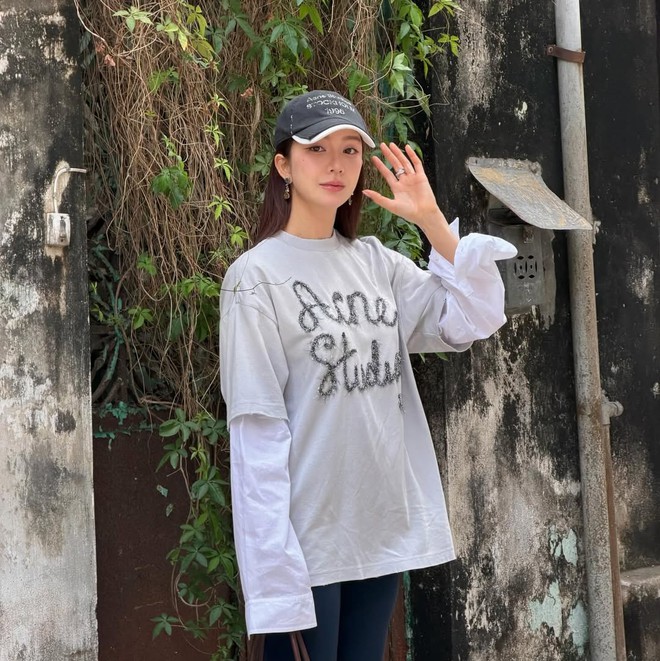 Ngày hè rực nắng không thể thiếu mũ lưỡi trai thời thượng- Ảnh 4.