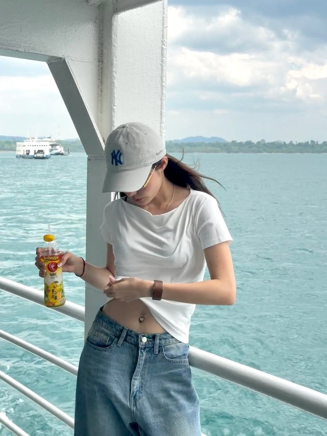 Ngày hè rực nắng không thể thiếu mũ lưỡi trai thời thượng- Ảnh 9.