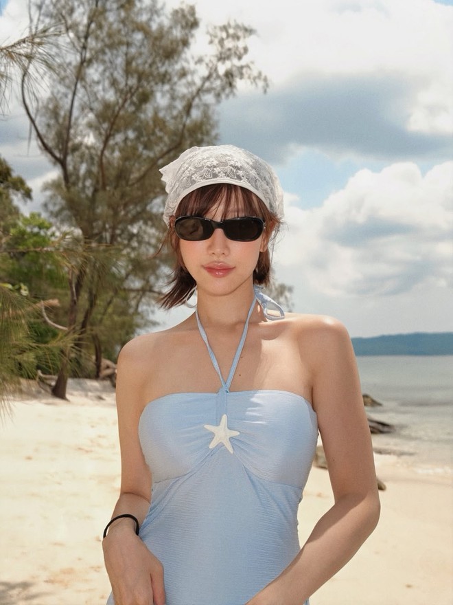 Bỏ qua bikini, nàng vẫn tỏa sáng với loạt trang phục đi biển cuốn hút - Ảnh 1.