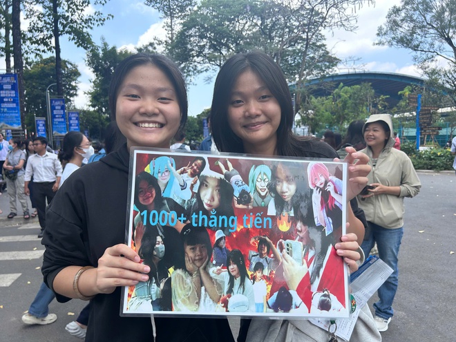 Cặp song sinh bí mật làm một chuyện sau kỳ thi, khiến cả điểm thi ngoái nhìn- Ảnh 1. Cặp song sinh bí mật làm một chuyện sau kỳ thi, khiến cả điểm thi ngoái nhìn- Ảnh 1.