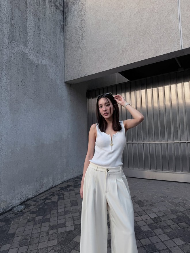 Monochrome trắng: Công thức mặc đẹp không bao giờ lỗi mốt - Ảnh 7.