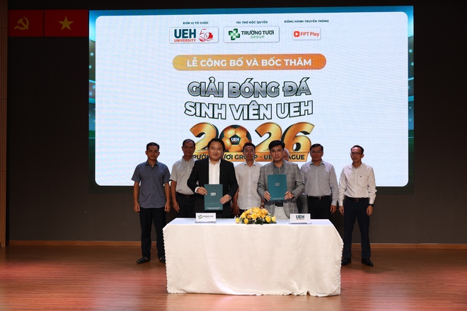 Công Phượng xuất hiện tại lễ công bố UEH League 2026- Ảnh 2. Công Phượng xuất hiện tại lễ công bố UEH League 2026- Ảnh 2.