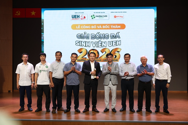 Công Phượng xuất hiện tại lễ công bố UEH League 2026- Ảnh 3. Công Phượng xuất hiện tại lễ công bố UEH League 2026- Ảnh 3.