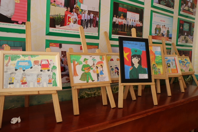 Trẻ yếu thế kể chuyện Thanh ni&ecirc;n xung phong TP.HCM bằng tranh - Ảnh 7.