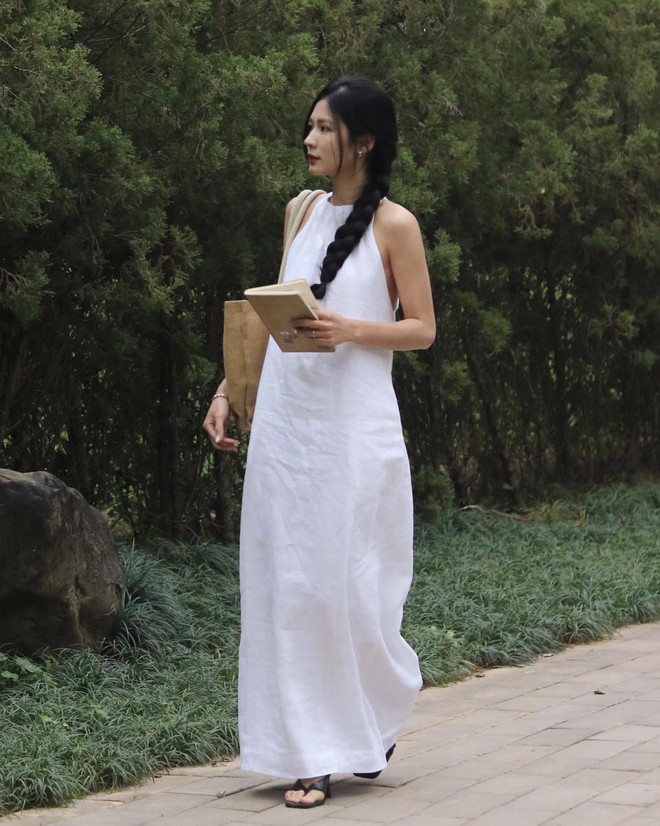 Váy suông dài từ linen, lụa, tơ là xu hướng nổi bật mùa nắng- Ảnh 5. Váy suông dài từ linen, lụa, tơ là xu hướng nổi bật mùa nắng- Ảnh 5.