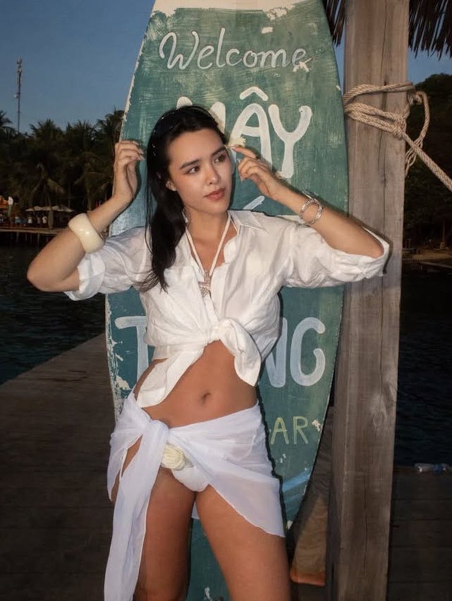 Con g&aacute;i 'bom sex' Chung Lệ Đề khoe sắc gợi cảm ở Ph&uacute; Quốc - Ảnh 4.