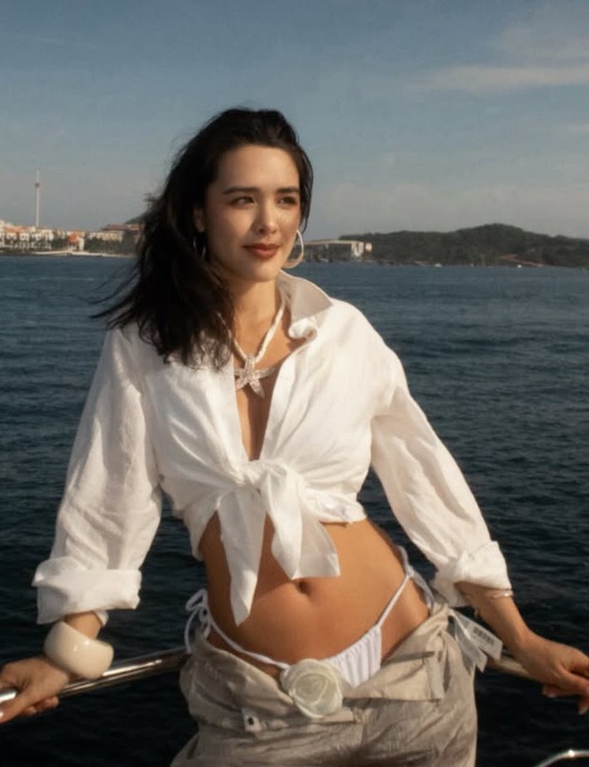 Con g&aacute;i 'bom sex' Chung Lệ Đề khoe sắc gợi cảm ở Ph&uacute; Quốc - Ảnh 2.