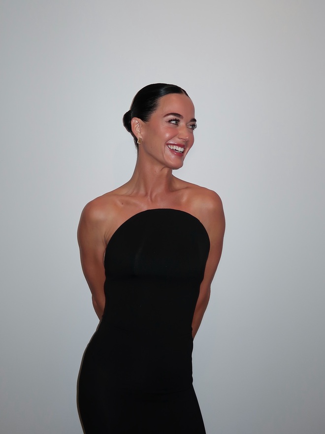 Katy Perry m&atilde;n nguyện khi ở b&ecirc;n cựu Thủ tướng Canada - Ảnh 1.