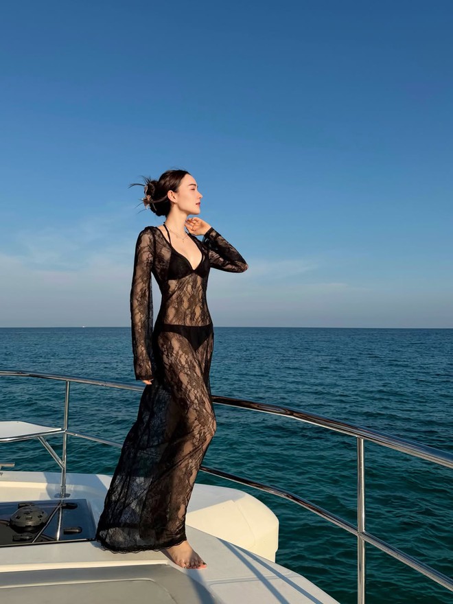 Bí quyết mặc bikini kín đáo mà vẫn nổi bật khi đi biển mùa hè- Ảnh 2.