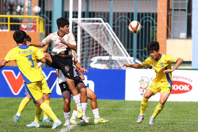 Đ&agrave;n em Cao Văn B&igrave;nh khiến TP.HCM 'sạch b&oacute;ng' tại giải U.15 quốc gia, PVF bị loại 'sốc'- Ảnh 1.