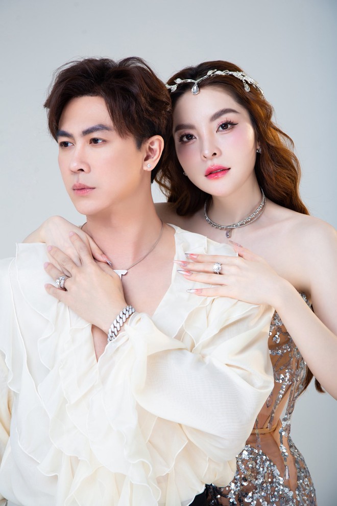 Hồ Việt Trung l&agrave;m r&otilde; tin đồn li&ecirc;n quan đến ch&aacute;u g&aacute;i Kim Tiểu Long - Ảnh 2.