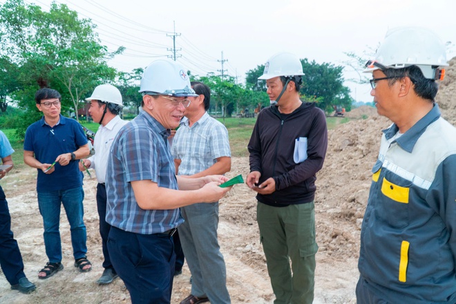 C&ocirc;ng tr&igrave;nh điện thứ 51 kịp đ&oacute;ng điện l&uacute;c 23 giờ 50 ph&uacute;t khuya 30.4- Ảnh 1.