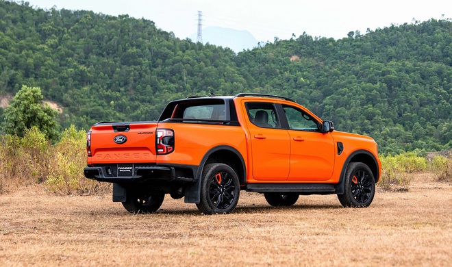 Ford Ranger Wildtrak m&aacute;y dầu 3.0 l&iacute;t: B&aacute;n tải phổ th&ocirc;ng đắt nhất Việt Nam c&oacute; g&igrave;?- Ảnh 4.