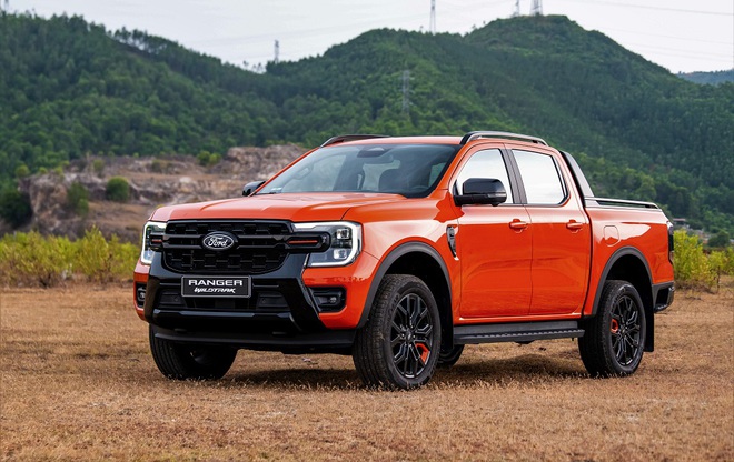 Ford Ranger Wildtrak m&aacute;y dầu 3.0 l&iacute;t: B&aacute;n tải phổ th&ocirc;ng đắt nhất Việt Nam c&oacute; g&igrave;?- Ảnh 2.