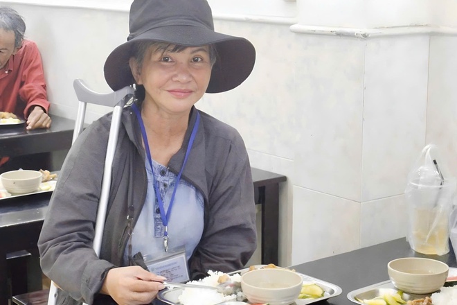 Quán cơm miễn phí gần bệnh viện và lời chúc lạ: ‘Mong không gặp lại’- Ảnh 2. Quán cơm miễn phí gần bệnh viện và lời chúc lạ: ‘Mong không gặp lại’- Ảnh 2.