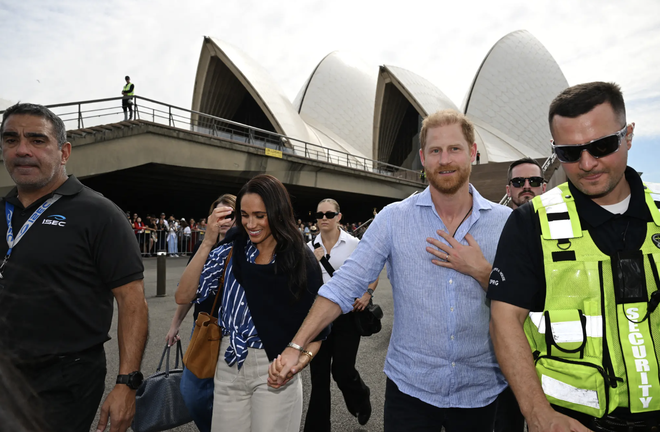 Meghan Markle th&agrave;nh trụ cột kinh tế gia đ&igrave;nh- Ảnh 1.