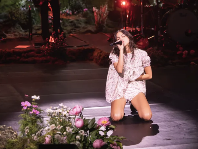"Công chúa nhạc pop" Olivia Rodrigo gây phẫn nộ- Ảnh 1. "Công chúa nhạc pop" Olivia Rodrigo gây phẫn nộ- Ảnh 1.